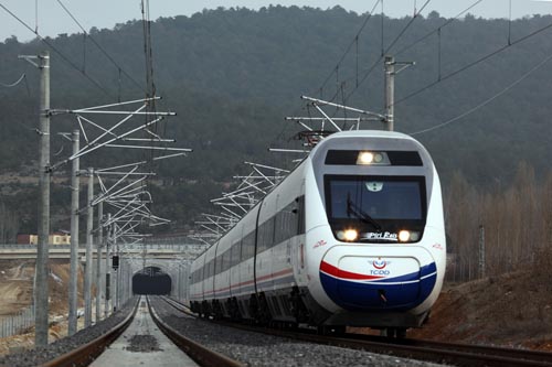 中国铁建承建的土耳其安伊高铁二期主体完工-
