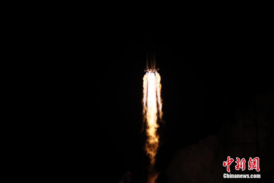 次發射的北斗三號衛星和配套運載火箭分別由中國航天科技集團有限公司所屬的中國空間技術研究院和中國運載火箭技術研究院抓總研制。這是長征系列運載火箭的第307次飛行。文/郭超凱 楊欣 圖/郭文彬