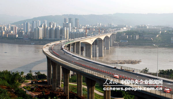 大桥南起重庆市巴南区鱼洞经济经济开发区