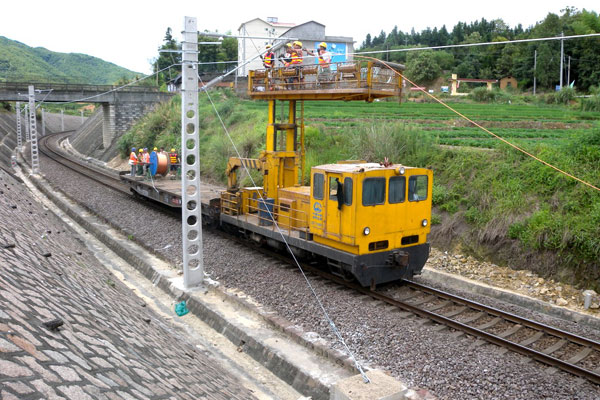 作为拉动内需,加强基础设施建设的重点工程之一,(横)峰福(州)铁路