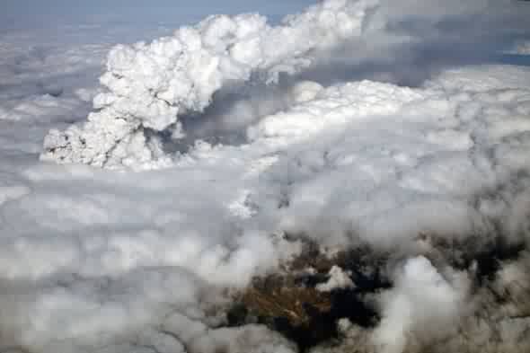 冰岛火山爆发欧洲多国禁飞时间延长1天 (12)--